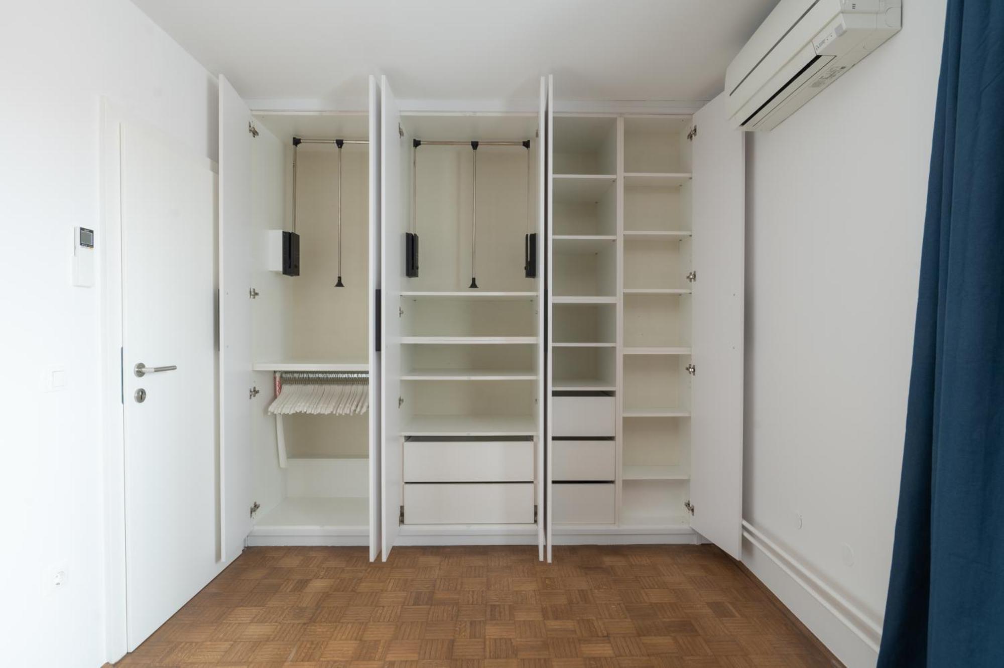Strict City Apartments Любляна Номер фото