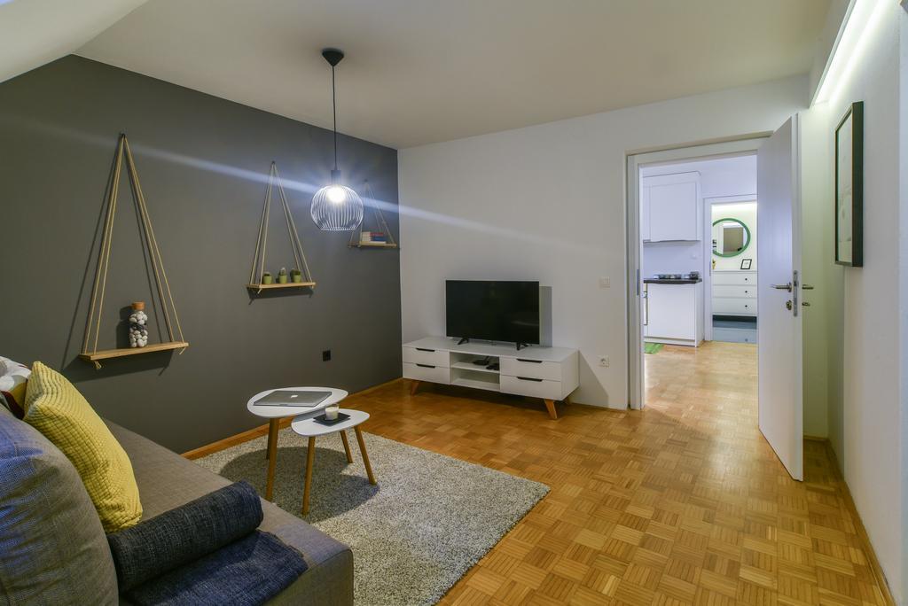 Strict City Apartments Любляна Экстерьер фото